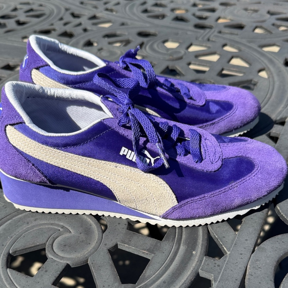Puma Violet and Beige Sneakers